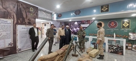  سرپرست و جمعی از همکاران مرکز آموزشی درمانی خلیلی از موزه دفاع مقدس بازدید کردند